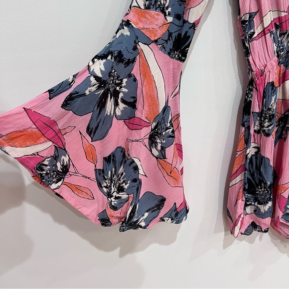 Billabong NWT Sittin Pretty Floral Long Bell Sleeve Romper Tie-front in Pink, M - Picture 6 of 15